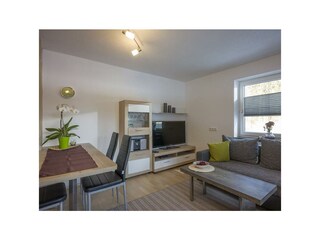 HAUS GOGL- Essbereich und ausziehbare Couch