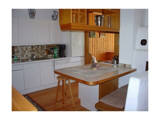 gemütliche Leseecke beim Kamin