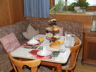 Frühstückstisch 03