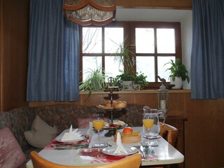 Frühstückstisch 04