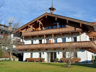 Farberhof-Koessen-Huettfeldstrasse-Fam-Steinlechne