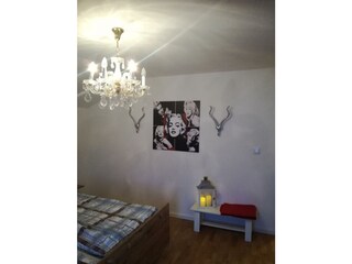 Schlafzimmer mit Balkon (7)