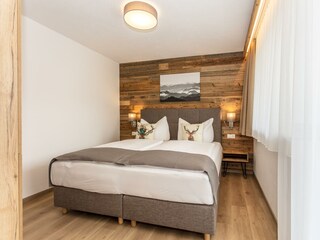 Hausberg Schlafzimmer 2