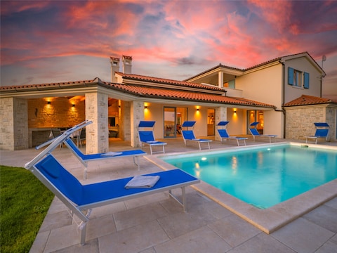 Villa Maria