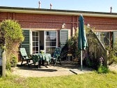 Terrasse mit Blick ins Wohnzimmer