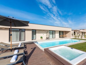 Modern Villa Daleo with jacuzzi in Labinci - Labinci - image1