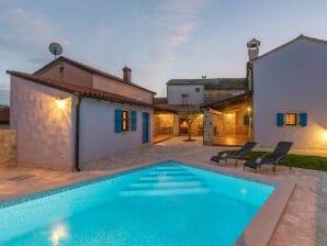 Beautiful Heritage Villa Croc with pool in Buje - Kaštel - image1