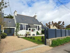 Holiday house Charming holiday home in a top location by the sea - Guissény - image1