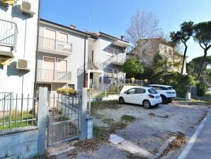 Schönes Ferienhaus in Rosolina Mare mit Terrasse - Albarella - image1