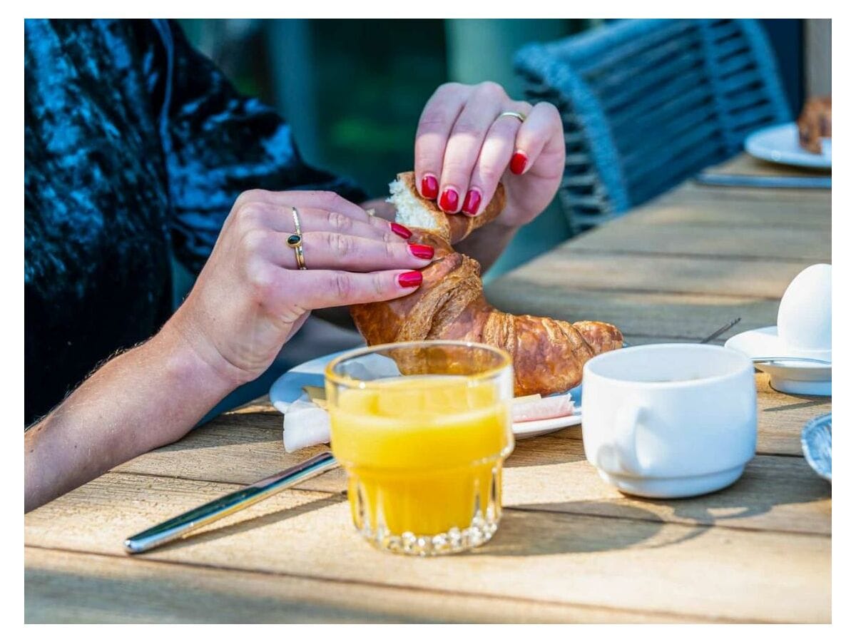 Frühstück auf der privaten Terrasse