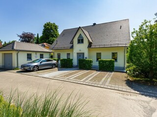 Hausansicht Parkplatzseite