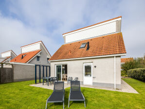 Holiday park Detached villa with 4 bedrooms, 1 km. from the sea - Scharendijke - image1