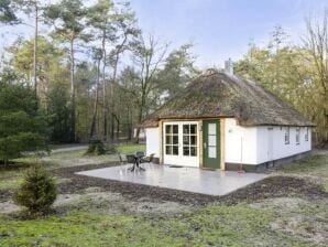 Vakantiepark Gezellige bungalow met twee badkamers, in het bos - herps - image1