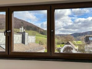 Modernes Split-Level-Haus nahe am Hennesee