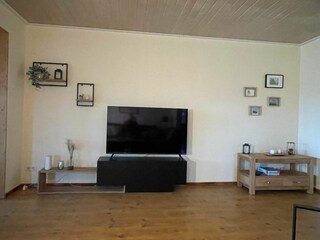 moderne Wohnbereich mit Flachbildschirm