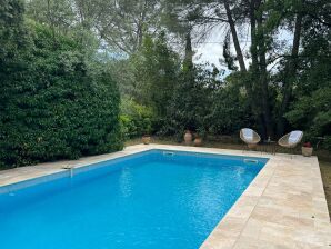 Holiday house Provençal villa with swimming pool and shaded park - Figanières - image1