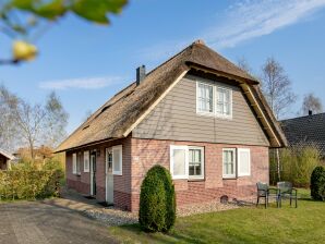 Ferienpark Strohgedeckte Villa mit 2 Bädern, 2 km von Appelscha - Appelscha - image1