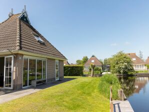 Holiday park Comfortable bungalow with microwave, in the middle of nature - Eernewoude - image1