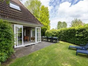 Vakantiepark Vrijstaande bungalow met bubbelbad en solarium, in de natuur - Eernewoude - image1