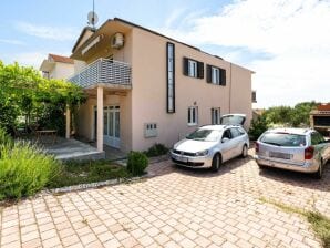 Nice apartment with balcony - Rogoznica - image1