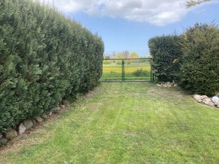 Hinteres Gartentor (abschließbar)  zum Feldweg