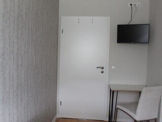 auch dieses Schlafzimmer mit TV