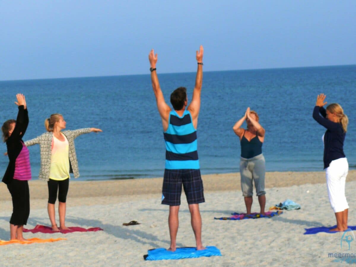 Strand-Yoga