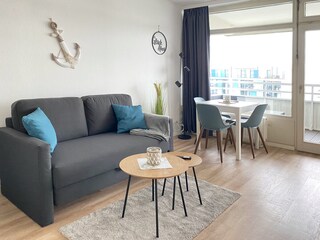 Wohn- Essbereich mit Schlafcouch