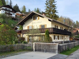 Landhaus Weikert Straßenansicht