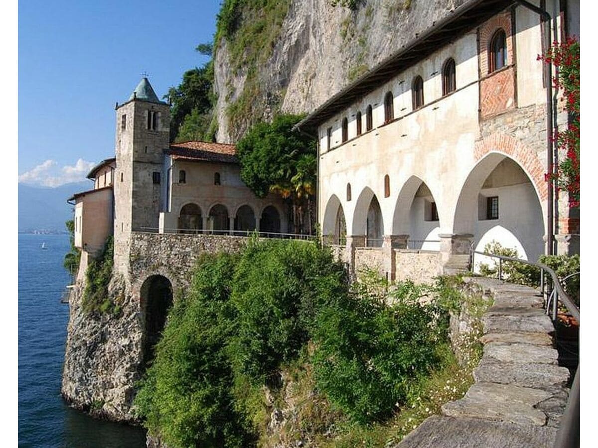 Der Kloster Santa Caterina del Sasso