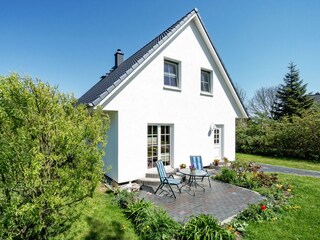 Außenansicht mit Terrasse