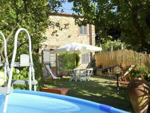 Ferienhaus Bauernhaus aus Stein, umgeben von Natur mit eingezäunten Garten und eigenem Pool - Montecarlo - image1