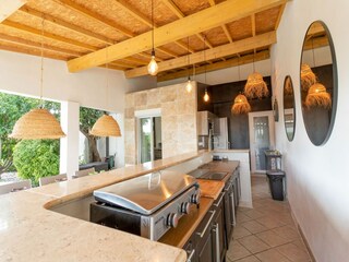 Villa Narbonne Outdoor Recording 11