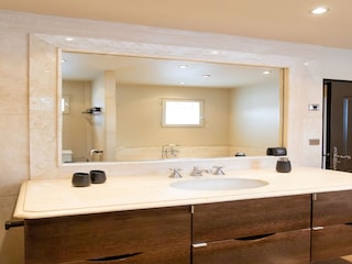 Villa Narbonne Features 36