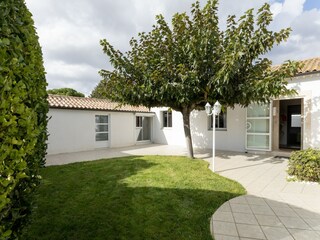 Villa Narbonne Outdoor Recording 8