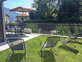 Ca. 400 m² großer abgeschlossener Sonnengarten