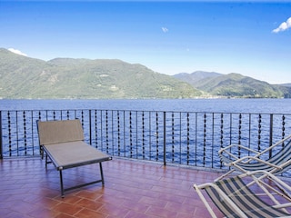 Ca. 25 m² großer, teilüberdachter Balkon