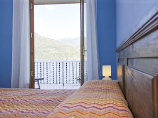 Schlafzimmer mit Doppelbett