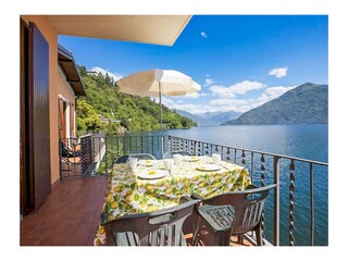 Ca. 25 m² großer, teilüberdachter Balkon