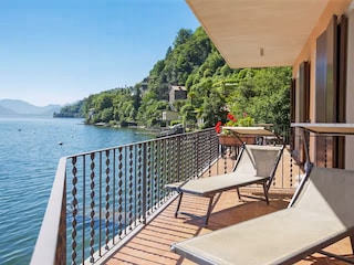 Schlafzimmer mit Doppelbett