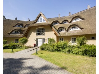 reetgedecktes Ferienhaus "Haus Sonne" direkt am Strand