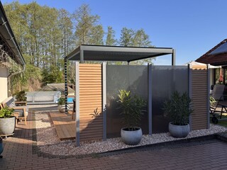 Ansicht Außenbereich zur Terrasse Ferienwohnung