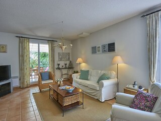 Holiday park Nans-les-Pins Features 5