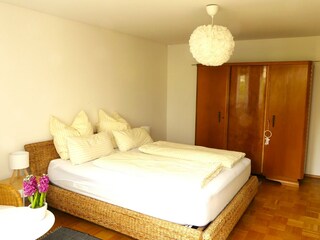Elternschlafzimmer 23