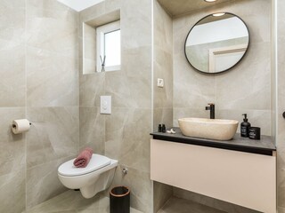 Badezimmer 4 - Erster Stock