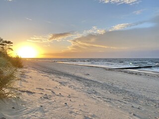 Kilometerlanger Sandstrand erwartet sie