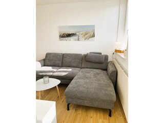 Wohn- u. Esszimmer 5