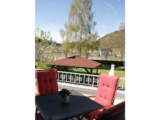 Terrasse mit Moselblick