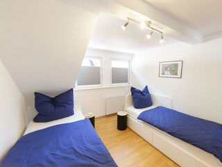 Schlafzimmer 2