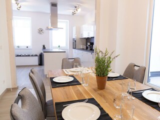 Essbereich - Blick in die Küche